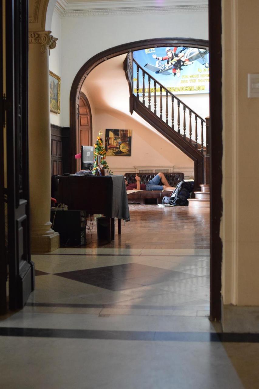 Be King Hostal *